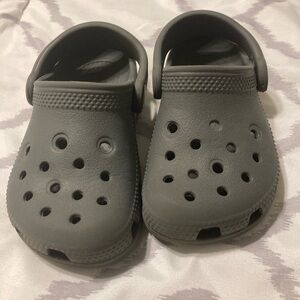 Crocs Toddler Unisex Classic Clogs Size 8  Gray Ankle Strap